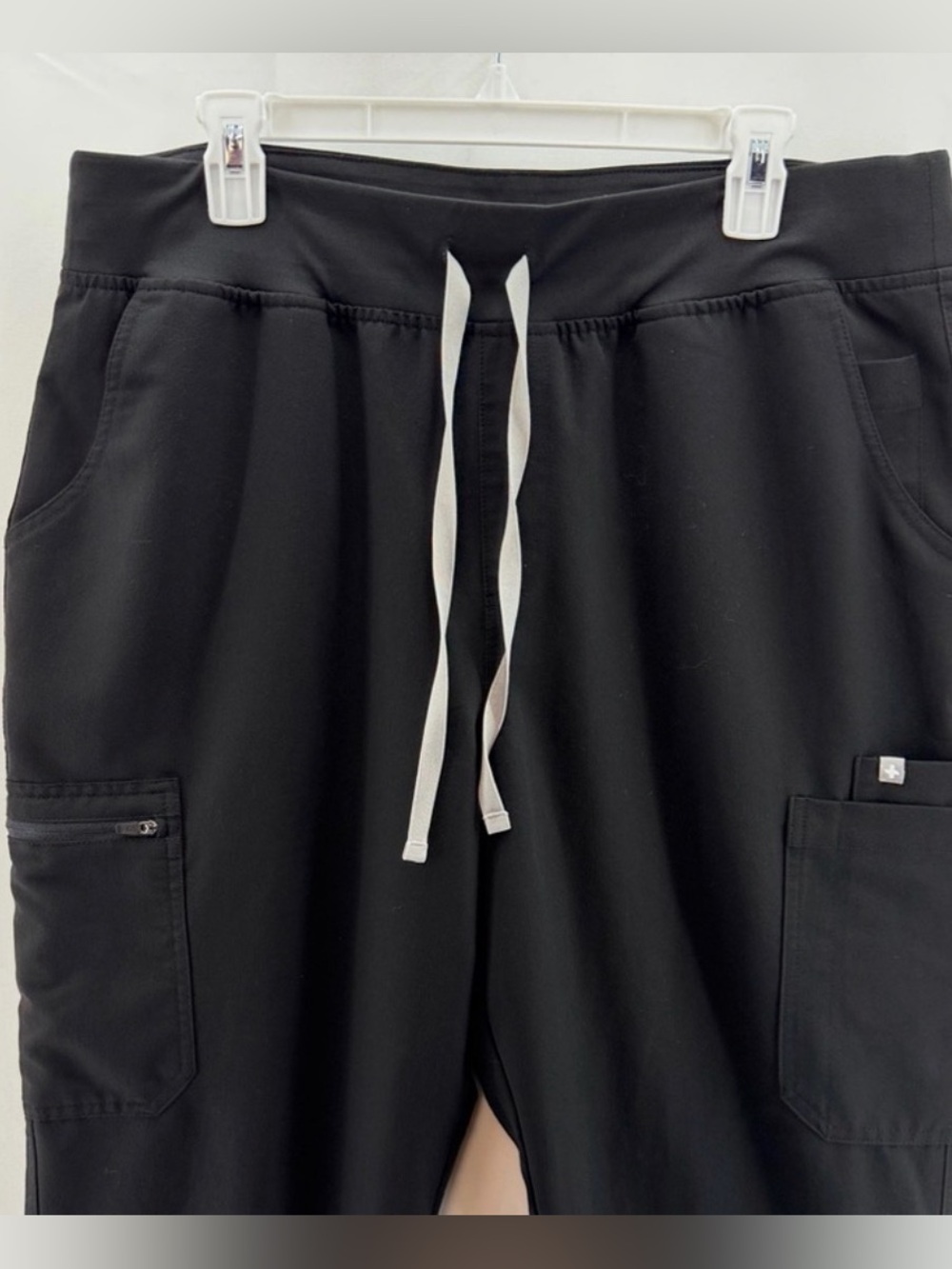 Figs Women’s Black High Waisted Yola Scrub Pants Size XXL - Picture 2 of 8